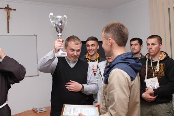 Отець Олег Жарук: футбол як привід, щоб стати активним християнином на сайті vsim.ua Отець Олег Жарук: футбол як привід, щоб стати активним християнином, фото №1 на сайті vsim.ua