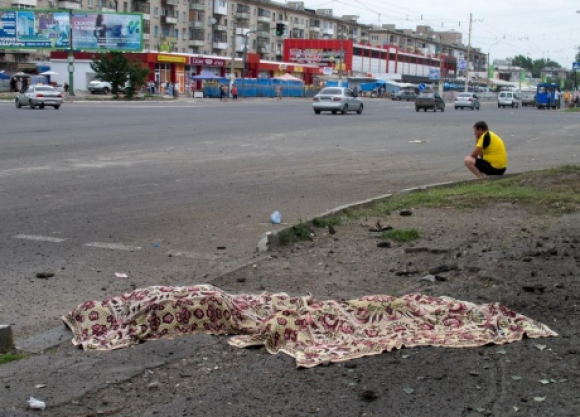 У Луганську бойовики обстріляли автобуси із переселенцями. Є загиблі на сайті vsim.ua У Луганську бойовики обстріляли автобуси із переселенцями. Є загиблі, фото №1 на сайті vsim.ua
