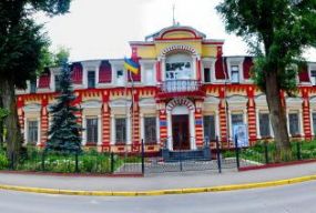 Там, де сьогодні готують молодь до військової служби, колись була пошта