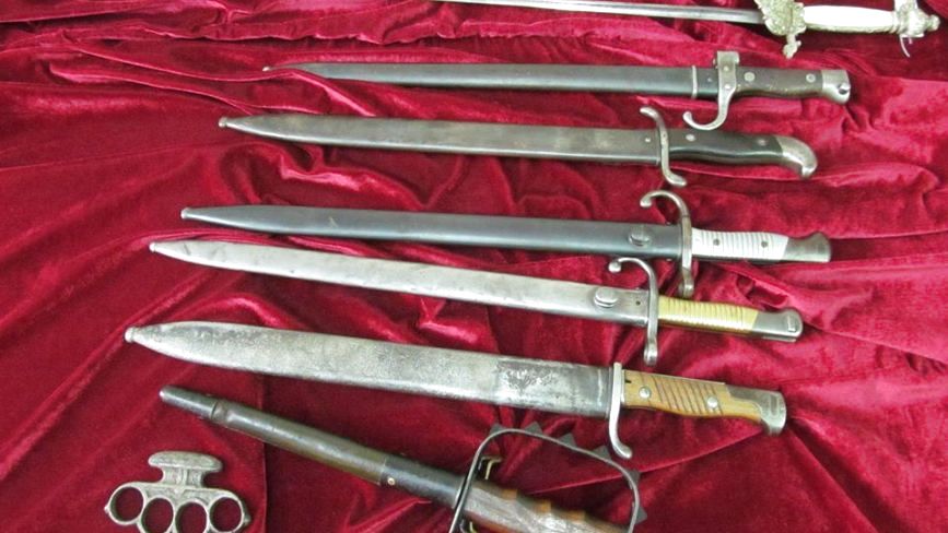 Колекцію Хмельницького краєзнавчого музею поповнили холодною зброєю
