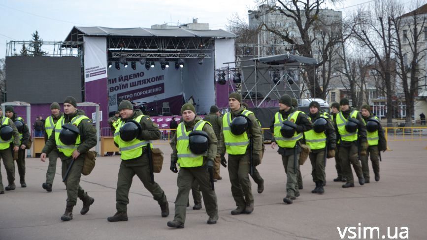 Перекрили рух та огородили майдан: як у Хмельницькому готуються до приїзду Порошенка