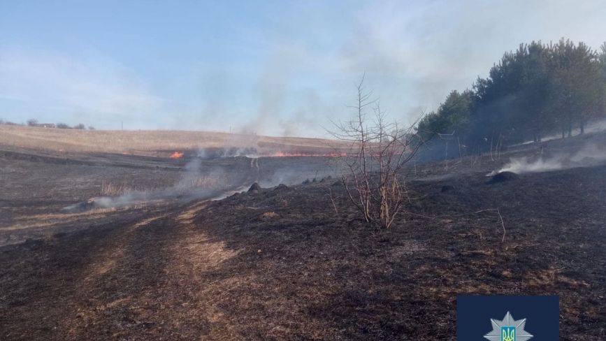 У Шепетівському районі поліцейські борються з самогоноварінням та спалюванням сухої трави
