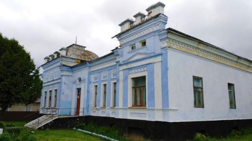 Львів’янка купила старовинний особняк у Деражні за 1,2 мільйони. Що там буде після реставрації