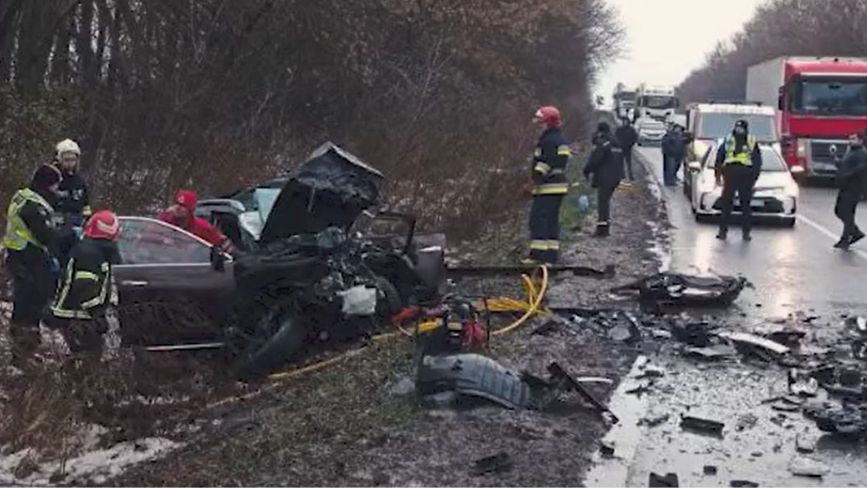 Смертельна автокатастрофа біля Скаржинець: двоє людей загинули, троє поранені (ОНОВЛЕНО)