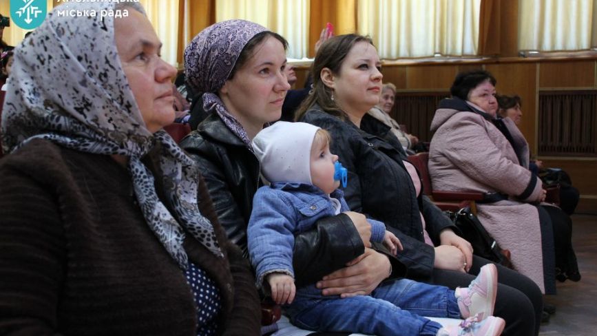 148 жінок з Хмельницької громади мають звання «Мати-героїня»