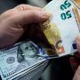 Євро, долари чи гривні: експерт розповів, в якій валюті зараз краще зберігати гроші