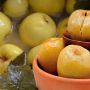 На Хмельниччині оштрафували чоловіка, який торгував квашеними яблуками