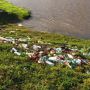 Близько 350 кг сміття зібрали рибоохоронці на берегах трьох річок Хмельниччини