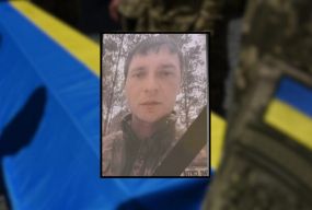 «Любив життя»: у Хмельницькому прощалися з воїном Олександром Кошельником
