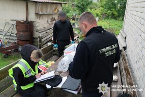 Під Хмельницьким ексвійськовий облаштував склад зброї. Його затримали