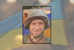 Залишились дві донечки та вагітна дружина: у Хмельницькому попрощались з Олексієм Антонюком