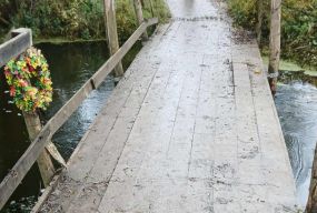 Нещасний випадок і завмерле будівництво: з’явився міст між Гречанами і Олешином
