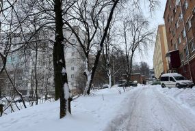 Скільки коштує розчистити двір від снігу у Хмельницькому