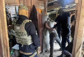 Передавав інформацію про бойову авіацію на Хмельниччині: чоловіку дали 15 років