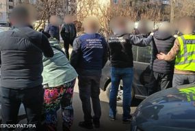 «Вирішували питання» з ТЦК за 2,5 тисячі доларів: на Хмельниччині викрили схему