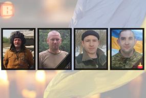 На щиті повертаються четверо воїнів з Хмельниччини: Борис Єдинак, Андрій Назарчук, Олександр Ткачук та Сергій Панамарчук