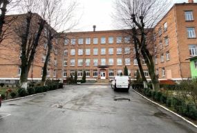 У Хмельницькому готують кадрові зміни в десятках шкіл та садочків: що відомо