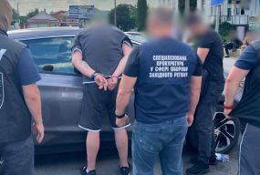 На Хмельниччині співробітник ТЦК продавав тилові посади в ЗСУ