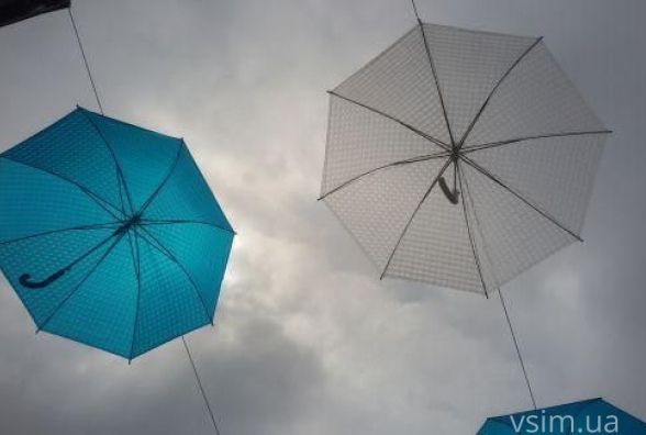 Не ховайте парасольки! Якою погодою зустріне хмельничан понеділок, 18 червня