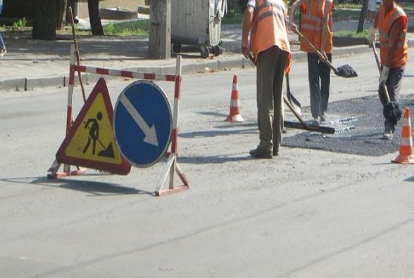 До кінця жовтня рух на Подільській частково обмежать для автомобілів