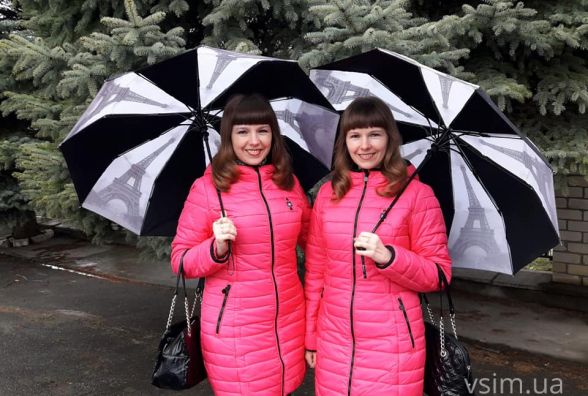 “Це наша фішка”: в чому особливість хмельницьких двійнят Тетяни та Олени
