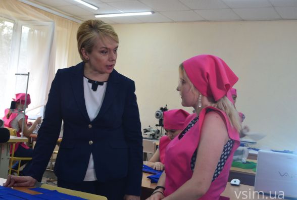 У Хмельницький із ревізією приїхала міністр освіти і науки Гриневич