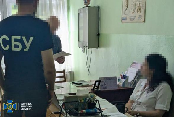 Четверо лікарів із Хмельницького підробляли довідки для ухилянтів, — СБУ
