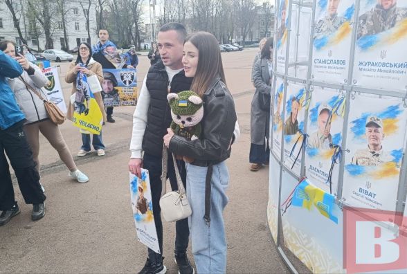 Звільнений з полону військовий зняв свій портрет з Алеї надії (ФОТО, ВІДЕО)