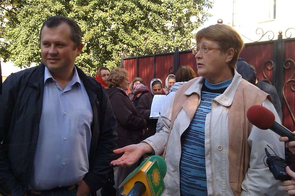 У Хмельницькому фанати Коліщака пікетували канали Лабазюка