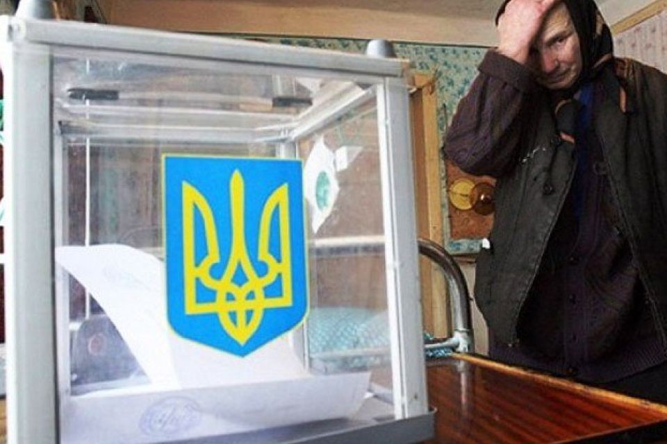 Хмельничанки порушили закон на виборах і були засуджені. Що кажуть експерти?