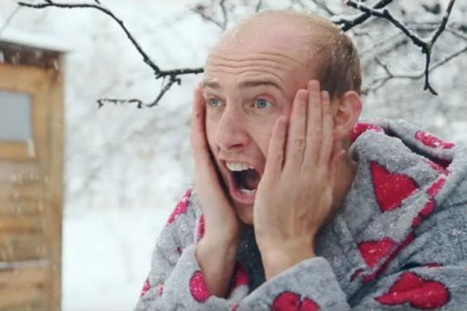 "Сам у хаті": кам'янчани показали українську версію легендарного новорічного фільму