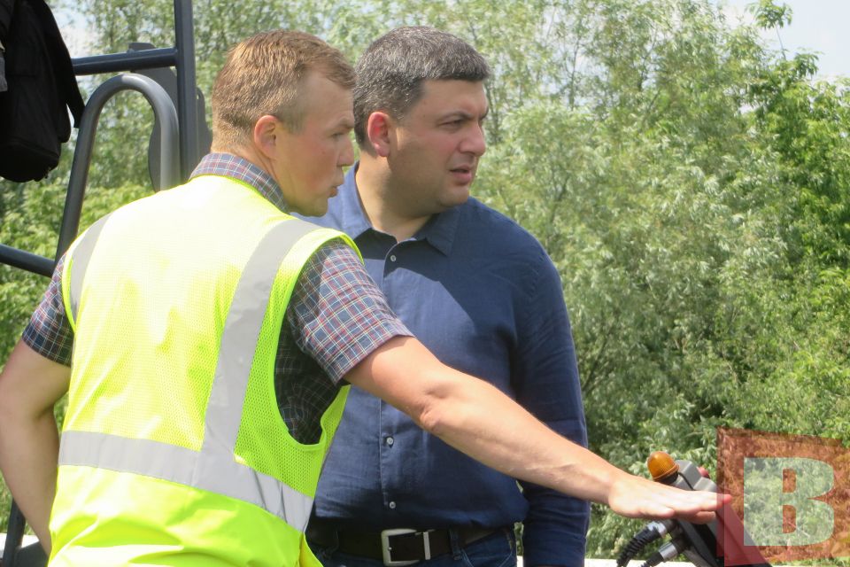 “Я дещо занепокоєний”, - Гройсман про ремонт доріг у Хмельницькій області