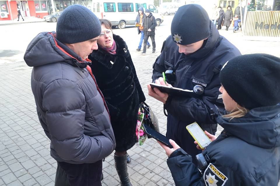 Міністерство здоров’я попереджає, а хмельницькі патрульні штрафують: наш рейд проти куріння