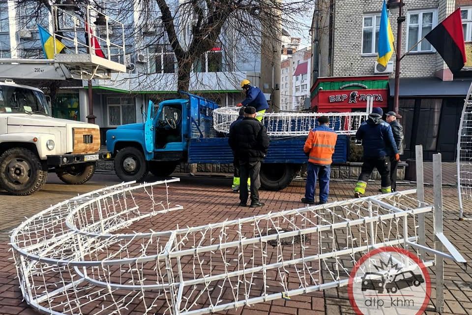 На Проскурівській демонтують “Тунель кохання” (ФОТО)