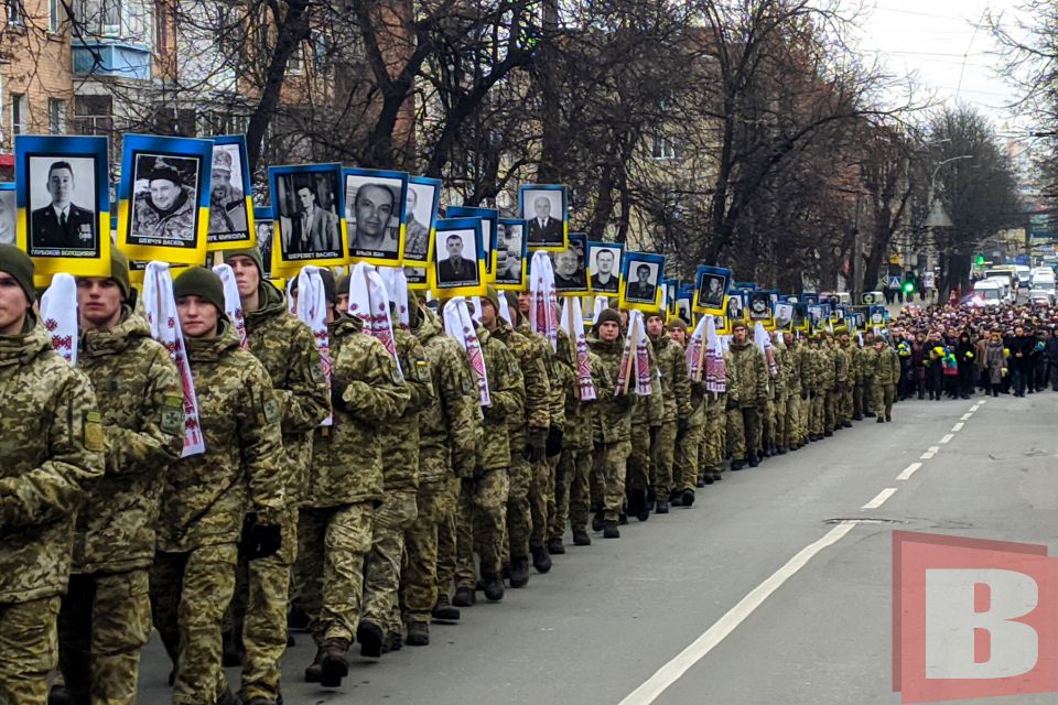 Кількатисячна колона пройшла вулицями Хмельницького (ФОТО, ВІДЕО)