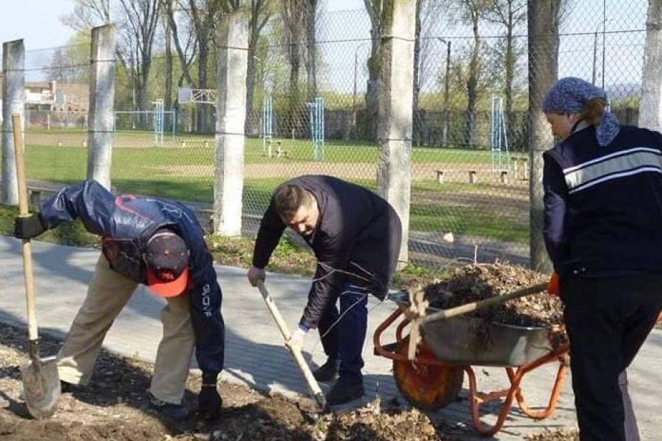 У Хмельницькому стартував місячник весняного прибирання