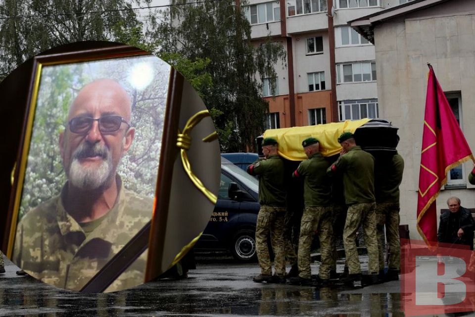 В кутку стояв вінок з написом “Від онука”: у Хмельницькому попрощалися із 57-річним Вадимом Бичком