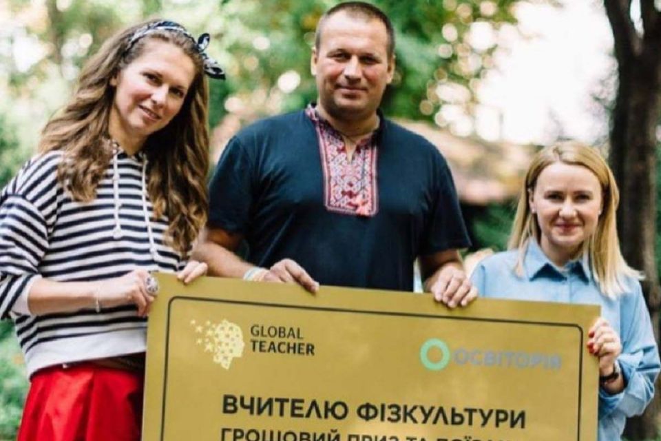 Уночі стояв на блокпосту, а вдень – волонтерив: історія вчителя з Хмельниччини