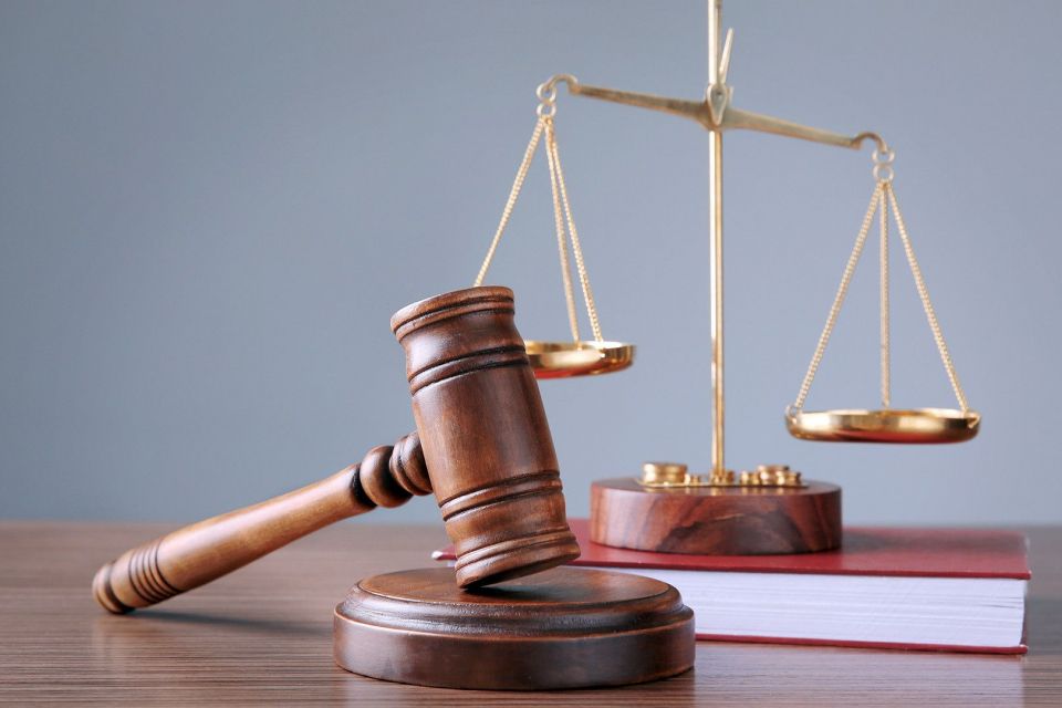 10 місяців в інвалідному візку: суд показав водійку, яка збила велосипедистку дверима авто