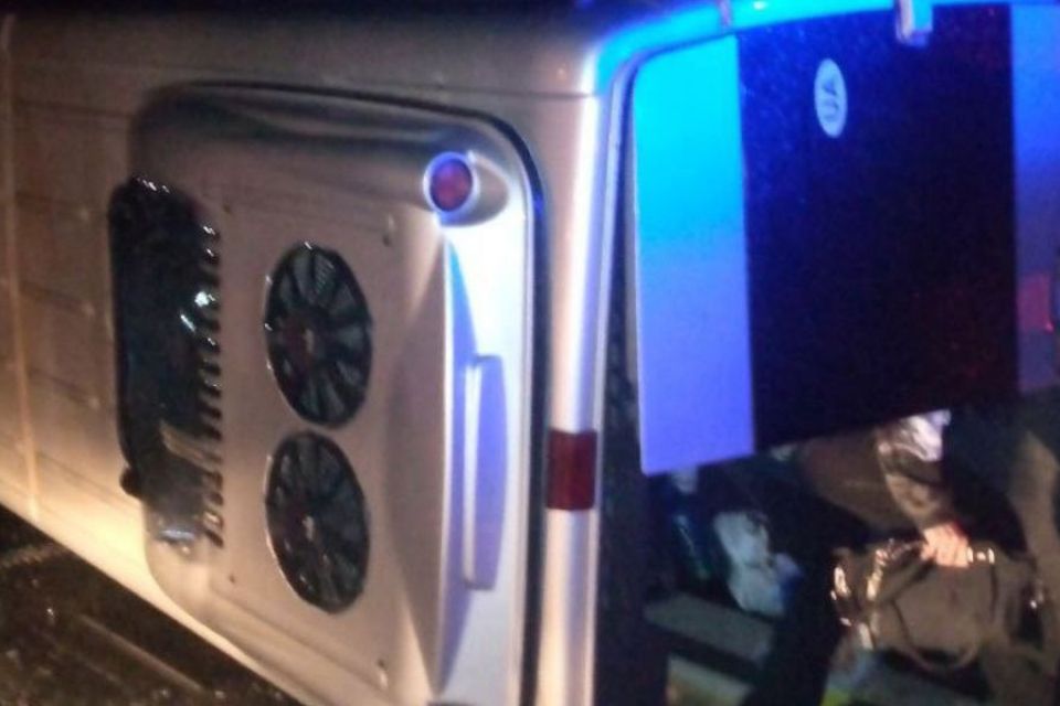 Біля Давидковець перевернувся мікроавтобус: серед постраждалих 11-річна дитина
