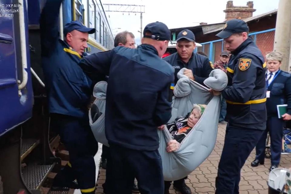 До Хмельницького прибув евакуаційний потяг із Запоріжжя