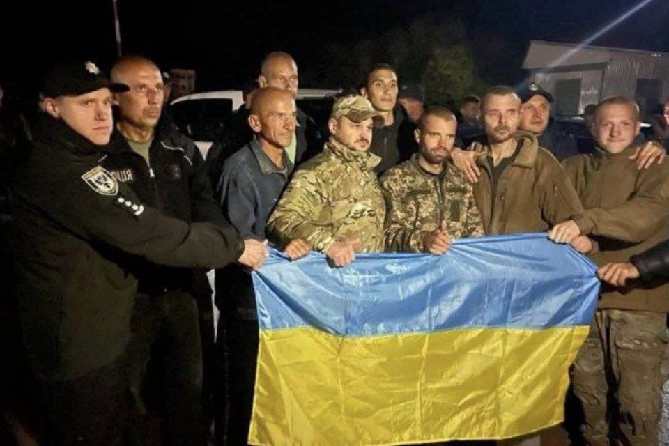 На Хмельниччину з російського полону повертаються 9 захисників