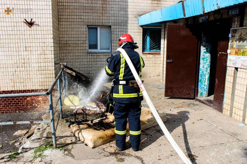 У Гречанах загорівся матрац в багатоповерхівці: викликали пожежників(ФОТО)