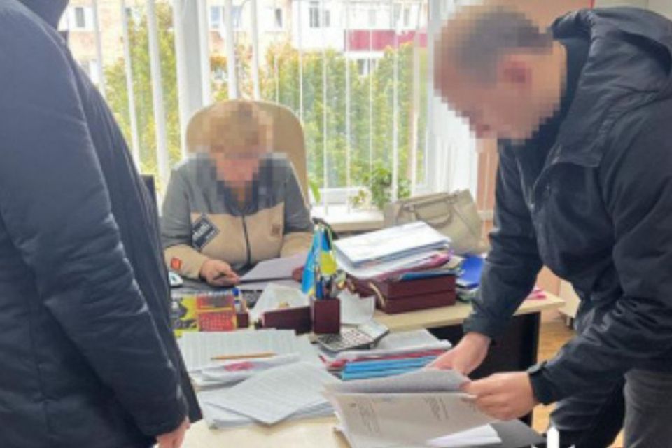 Чиновницю з Хмельниччини судитимуть за махінації із землями Міноборони