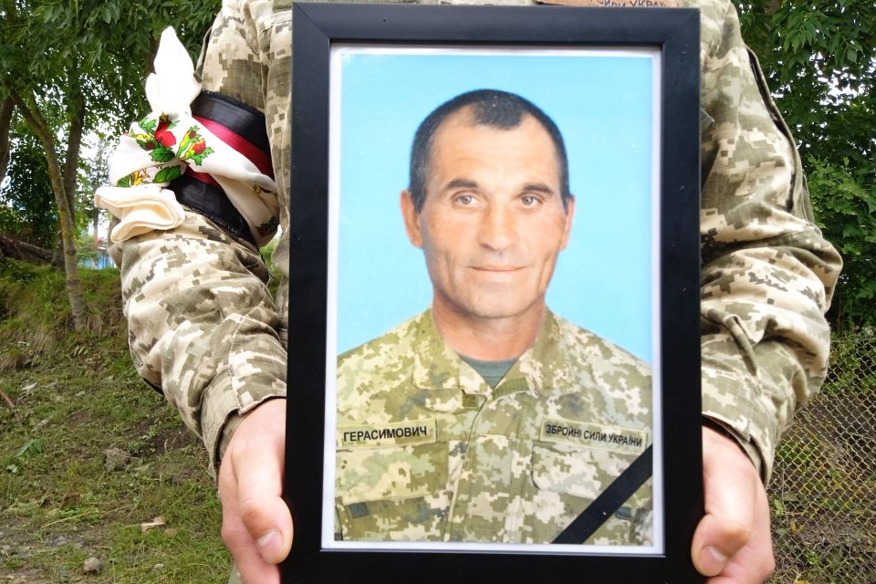 “Він по іншому не міг”: на Харківщині загинув командир танка Василь Герасимович