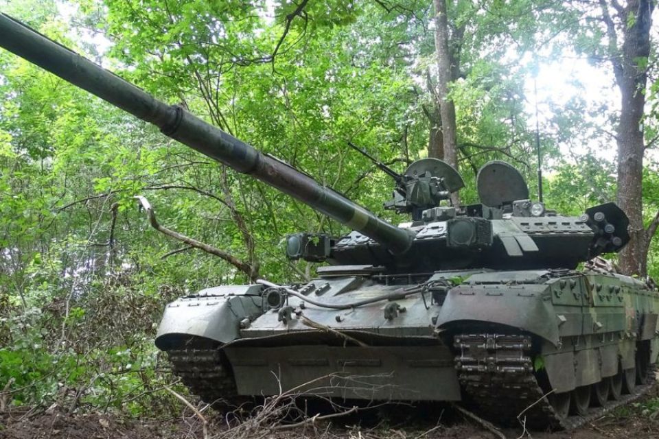 “Я ще не бачив, щоб так керували”: танкісти Залізної бригади розповіли як захопили “пітер” і “москву”
