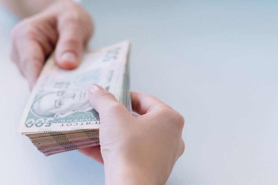 Працівниця пошти на Хмельниччині привласнила гроші. Їй загрожує в’язниця