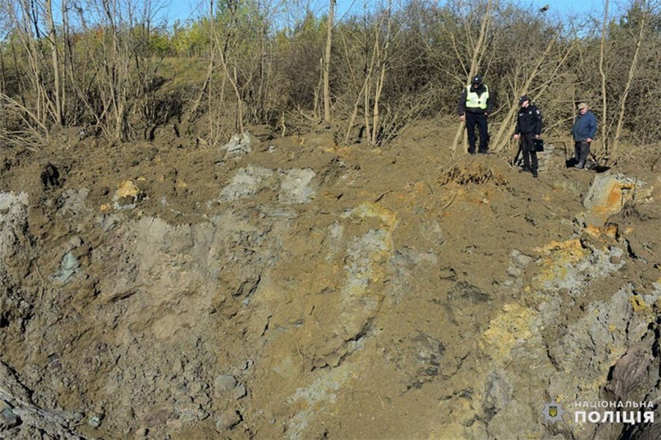 У поліції показали фото наслідків ракетного удару по Хмельниччині