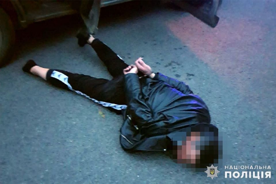 На Хмельниччині шахрай-гастролер «кинув» пенсіонерку на 11 тисяч доларів