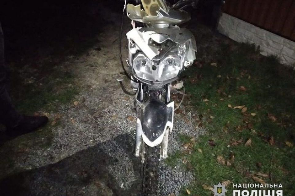 У Полонській громаді п’яний водій мопеда збив двох пішоходів